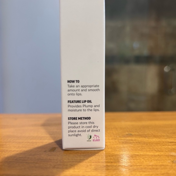 PH Lip Plumping Gloss - Picture 3 of 6